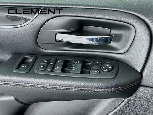 Used 2019 Dodge Grand Caravan SE image 24