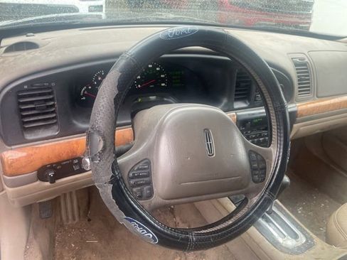Used 2002 Lincoln Continental FWD image 36