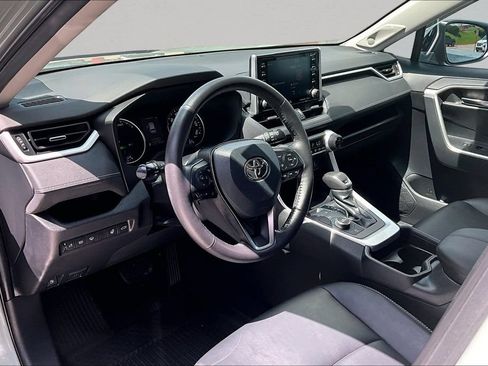 Certified 2021 Toyota RAV4 XLE Premium AWD/4WD image 17