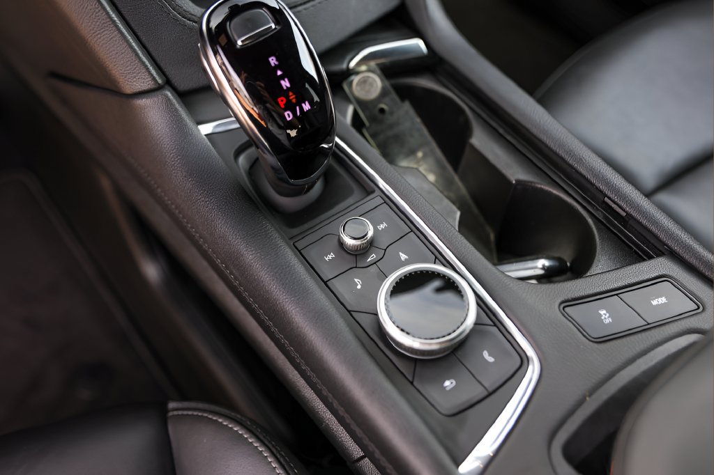 Certified 2025 Cadillac XT6 Premium Luxury FWD image 21