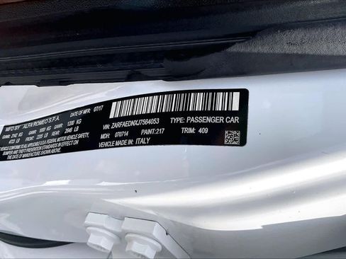 Used 2018 Alfa Romeo Giulia AWD image 34