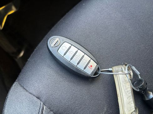 Used 2025 Nissan Altima 2.5 SV FWD image 21