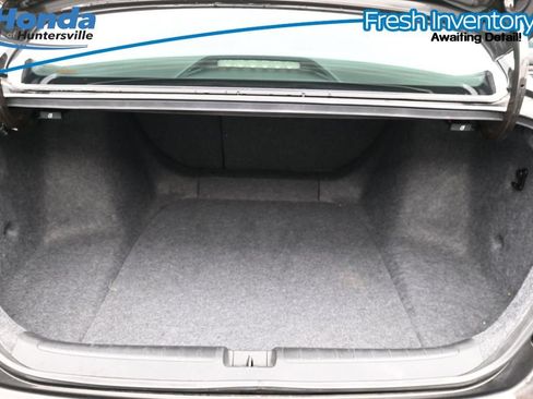 Used 2018 Honda Accord Touring image 18