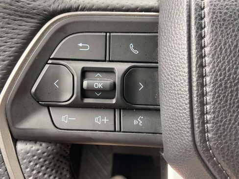 Used 2025 Toyota Tacoma TRD Off-Road AWD/4WD image 27