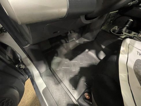 Used 2010 Toyota FJ Cruiser 4WD image 27