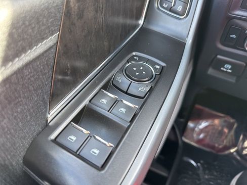 Used 2022 Ford F150 Lariat w/ Equipment Group 502A High image 11