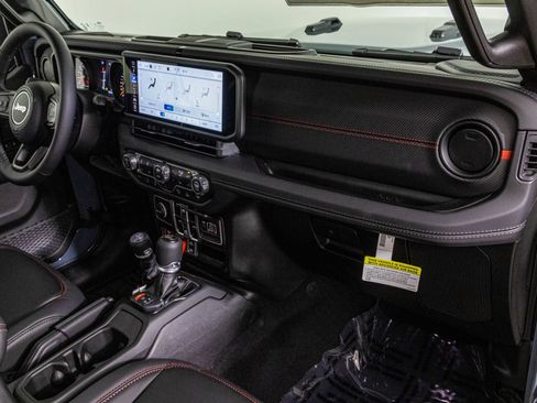 New 2026 Jeep Wrangler Unlimited Rubicon AWD/4WD image 37