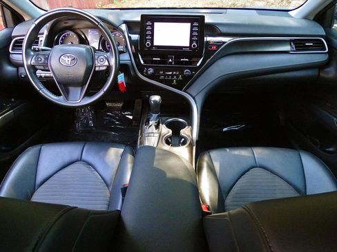 Used 2022 Toyota Camry SE FWD image 29