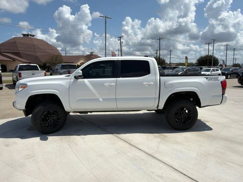 Used 2019 Toyota Tacoma SR w/ SR Convenience Package AWD/4WD image 4