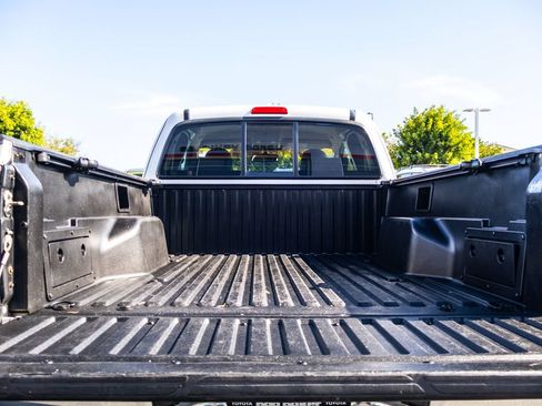Used 2010 Toyota Tacoma 2WD Access Cab image 12