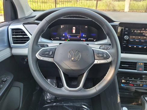 New 2026 Volkswagen Taos SE FWD image 16