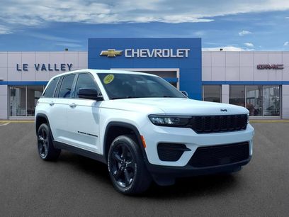 Used 2023 Jeep Grand Cherokee Altitude