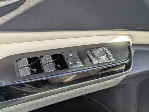 Certified 2022 Lexus ES 300h 300h image 19