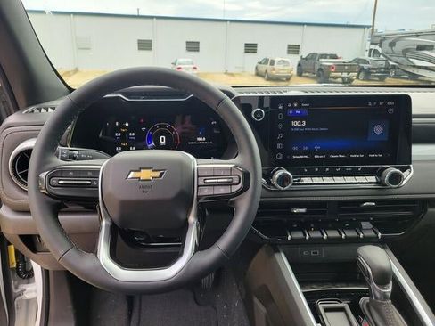 New 2025 Chevrolet Colorado LT w/ LT Convenience Package image 8