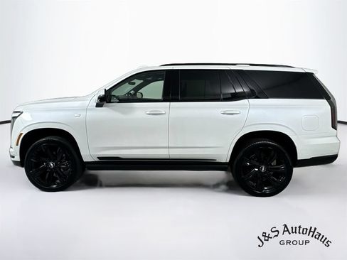 Used 2025 Cadillac Escalade Sport Platinum AWD/4WD image 4