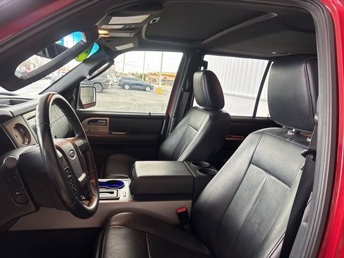 Used 2017 Ford Expedition XLT w/ Equipment Group 202A image 8