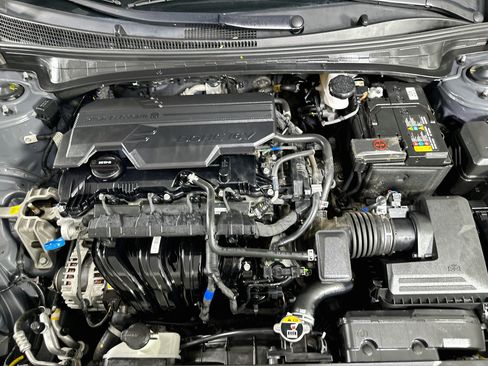 Used 2025 Hyundai Elantra SEL FWD image 33