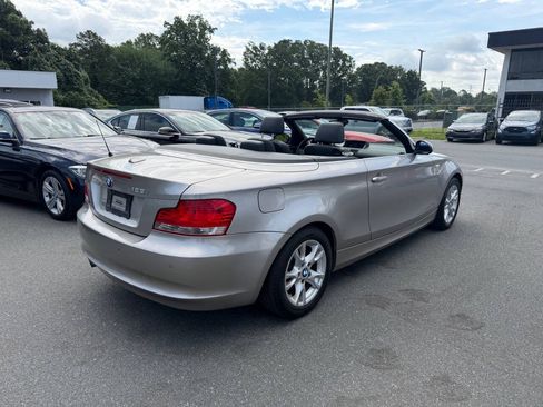 Used 2009 BMW 128i Convertible RWD image 2