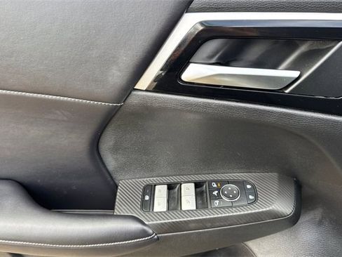 Used 2024 Mitsubishi Outlander SE image 12