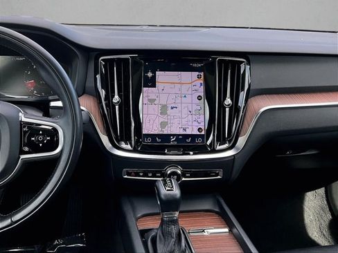 Used 2020 Volvo S60 T5 Momentum FWD image 8