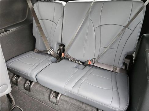 Used 2020 Buick Enclave Premium w/ Sun and Sites Package image 18