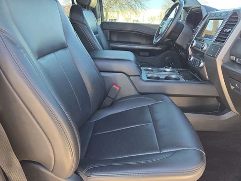 Used 2021 Ford Expedition XLT image 22