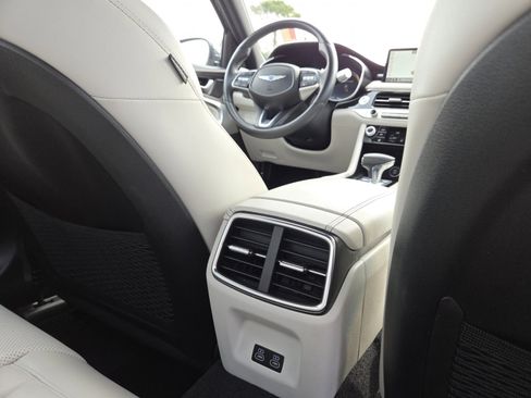 Used 2025 Genesis G70 2.5T AWD/4WD image 24