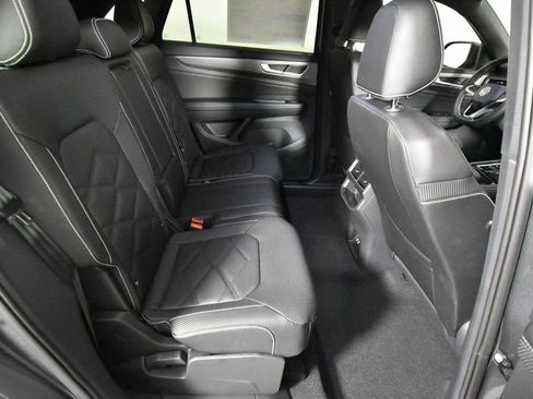 New 2025 Volkswagen Atlas Cross Sport SE image 11