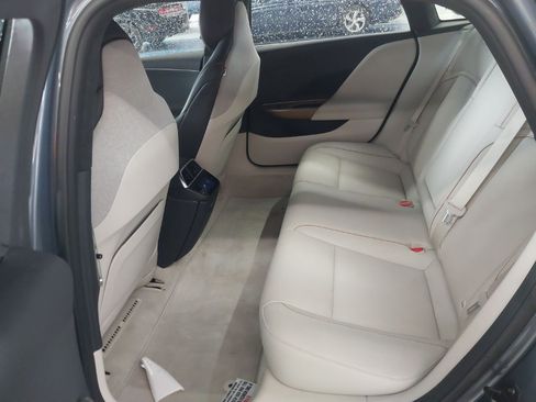 Used 2025 Lucid Air Touring AWD/4WD image 4