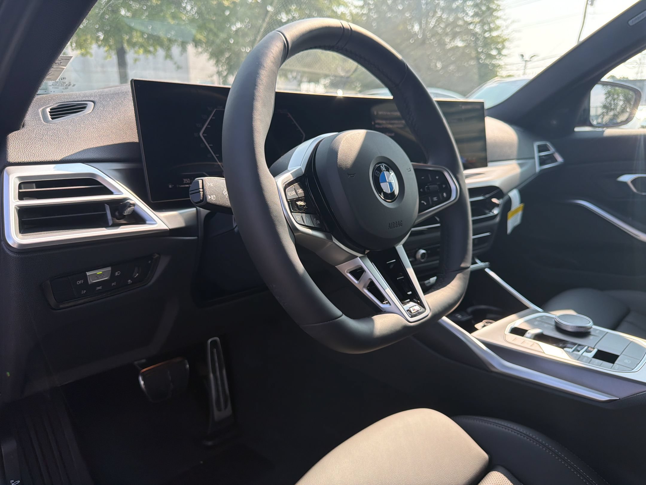 Used 2026 BMW 330i xDrive Sedan w/ M Sport Package AWD/4WD image 4