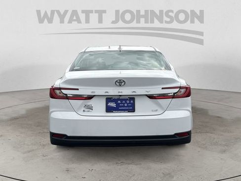 Used 2025 Toyota Camry LE image 4
