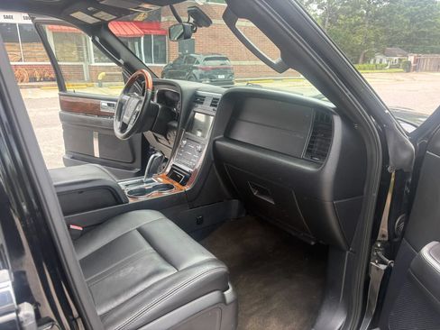 Used 2016 Lincoln Navigator L Select AWD/4WD image 6