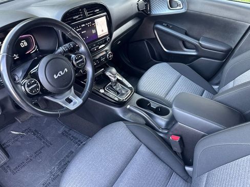 Certified 2023 Kia Soul EX image 7