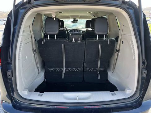 Used 2024 Chrysler Pacifica Limited FWD image 22