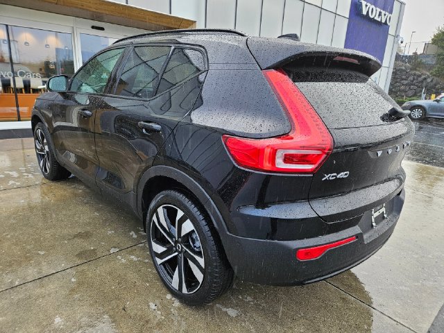Used 2024 Volvo XC40 B5 Plus w/ Climate Package AWD/4WD image 7