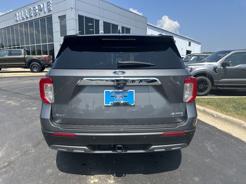 Certified 2023 Ford Explorer XLT w/ Equipment Group 202A image 4
