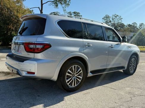 Used 2024 Nissan Armada SL w/ Captain's Chairs Package image 6