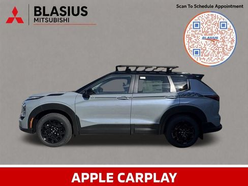 Used 2025 Mitsubishi Outlander AWD image 11