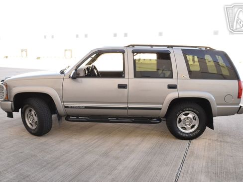 Used 2000 Chevrolet Tahoe Z71 w/ Comfort & Security Pkg image 4