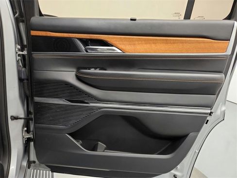 Used 2022 Jeep Grand Wagoneer Series III w/ Rear Seat Video Group 1 image 35