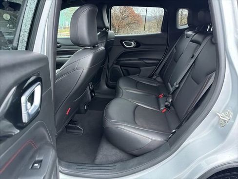 Used 2024 Jeep Compass Trailhawk image 15