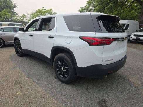Used 2023 Chevrolet Traverse LS FWD image 4