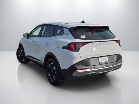 New 2026 Kia Sportage LX image 8