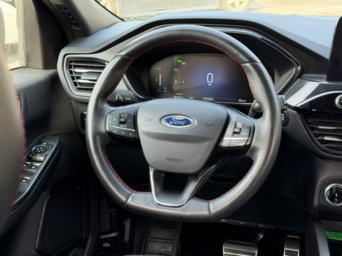 Used 2023 Ford Escape ST-Line Select AWD/4WD image 17