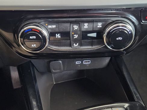 Used 2024 Chevrolet Trax LT image 18