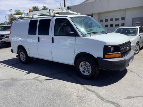 Used 2016 Chevrolet Express 2500 w/ Cold Climate Package RWD image 18