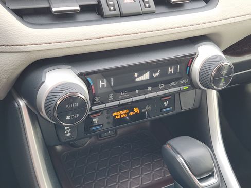 Used 2019 Toyota RAV4 Limited w/ Limited Grade Weather Package image 27