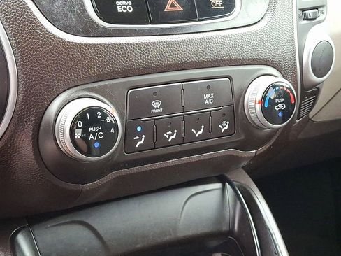 Used 2012 Hyundai Tucson GLS image 15