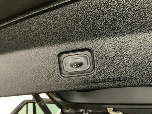 Used 2017 Ford Explorer XLT w/ Equipment Group 202A FWD image 35