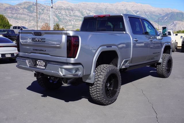 Used 2026 GMC Sierra 3500 Denali Ultimate w/ LPO, Black Badging Package AWD/4WD image 15